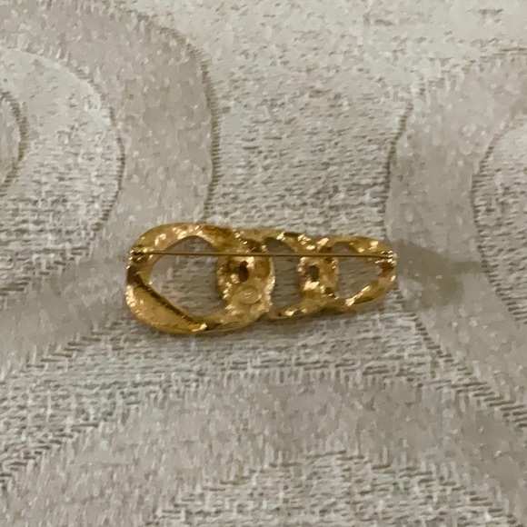 Pin - Picture 3 of 3